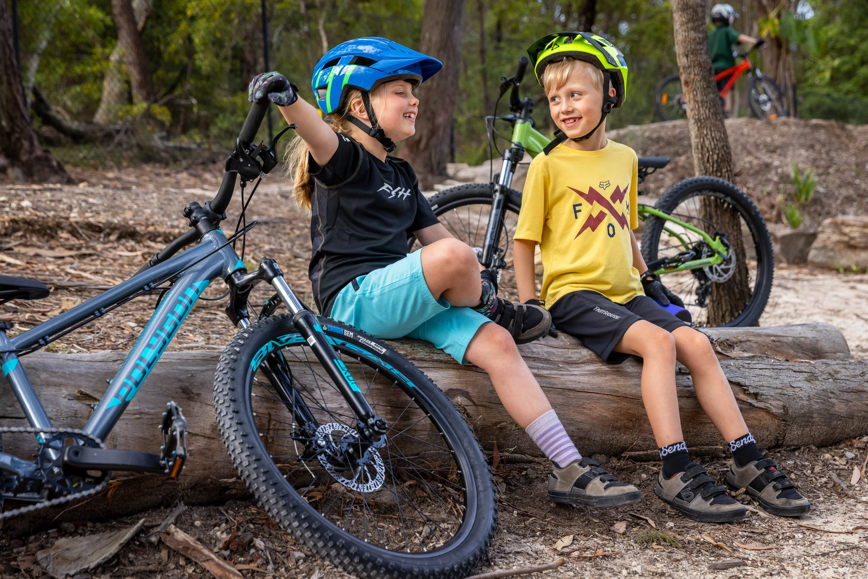 Polygon Premier 24 XC Disc - Kids Mountain Bike - Image 13