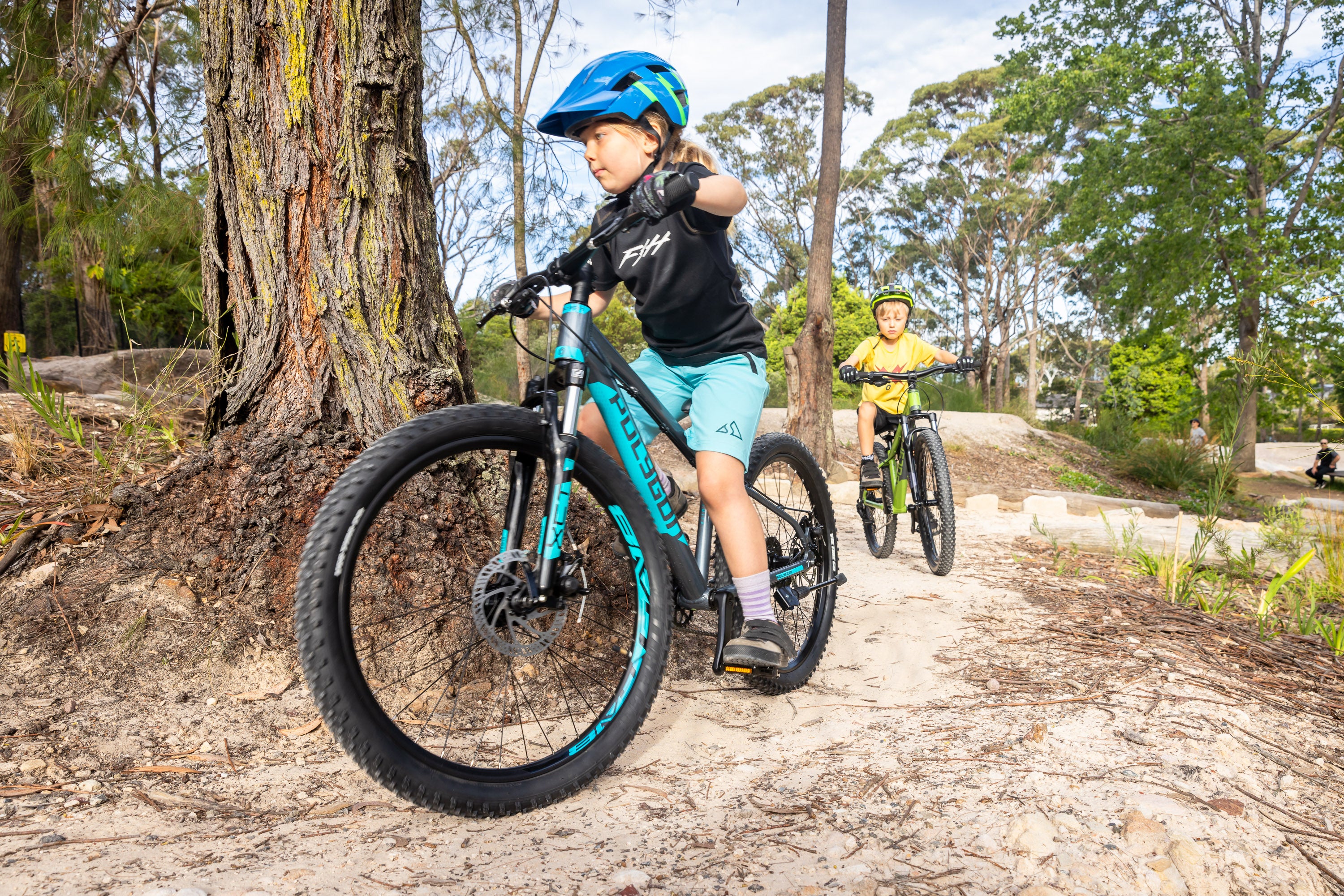 Polygon Premier 24 XC Disc - Kids Mountain Bike - Image 14