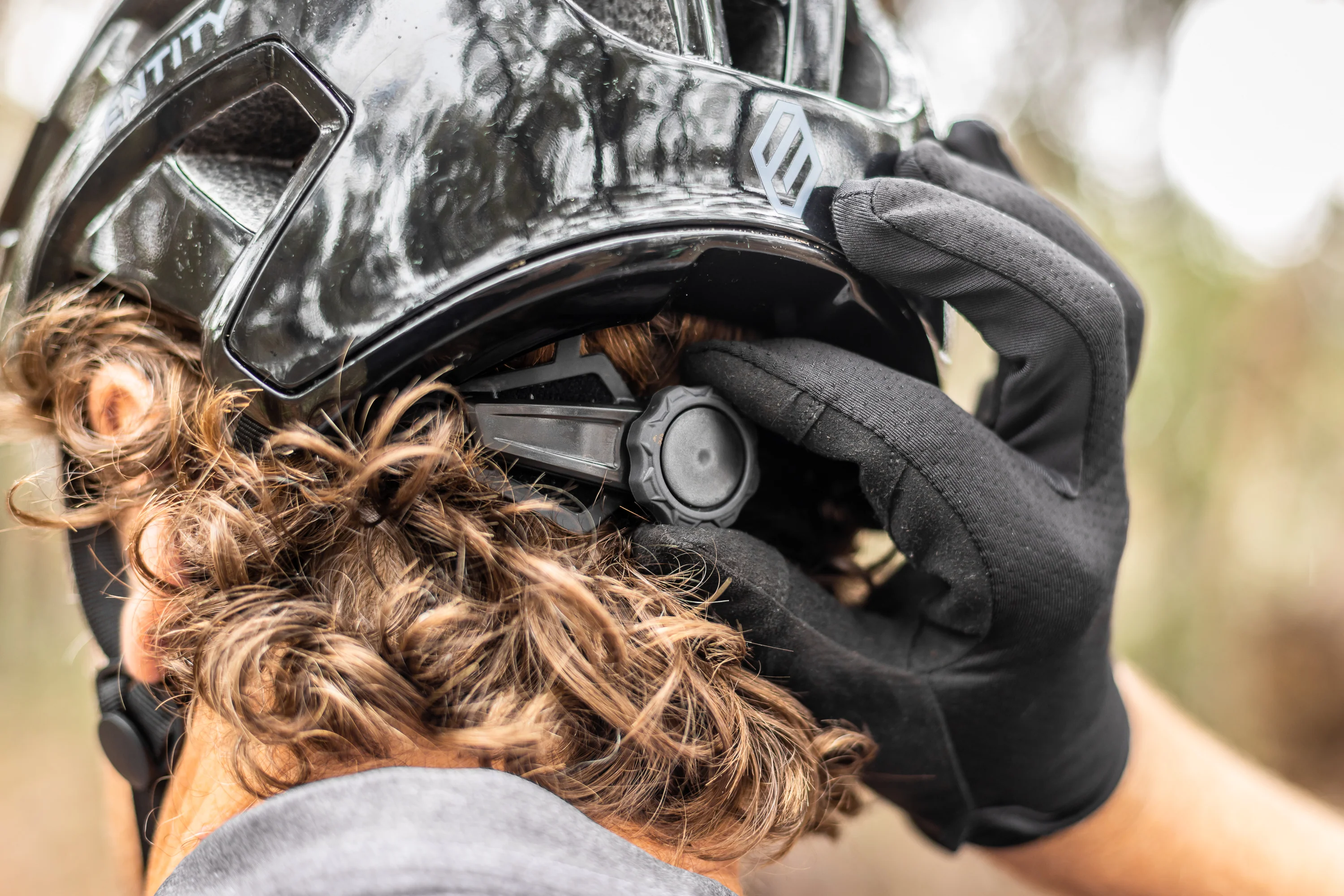 Entity MH20 Mountain Bike Helmet - Image 4