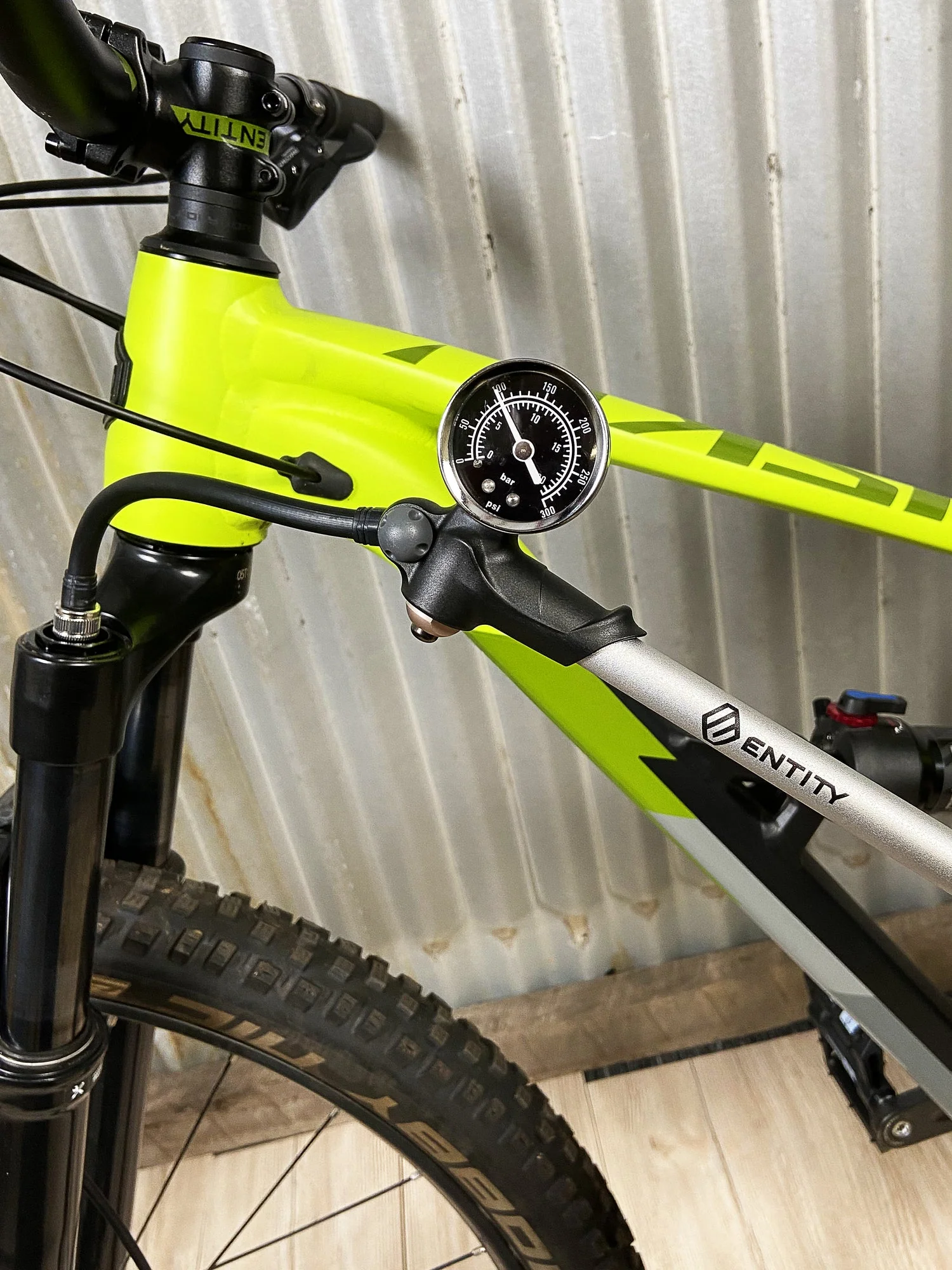Entity SP15 Bicycle Shock Pump with Gauge - Image 7