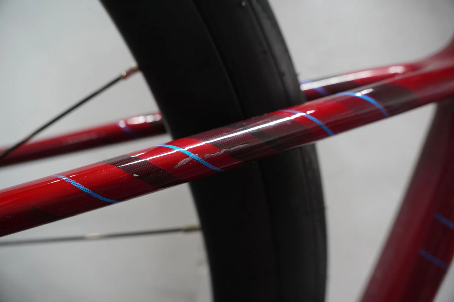 Ex Demo - Polygon Strattos S7 Disc - 105 Carbon Road Bike S2 - Image 2