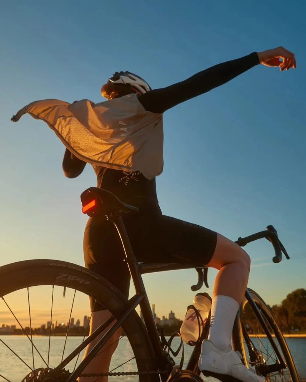 Knog Blinder Link Saddle Mount Rear Light - Image 5