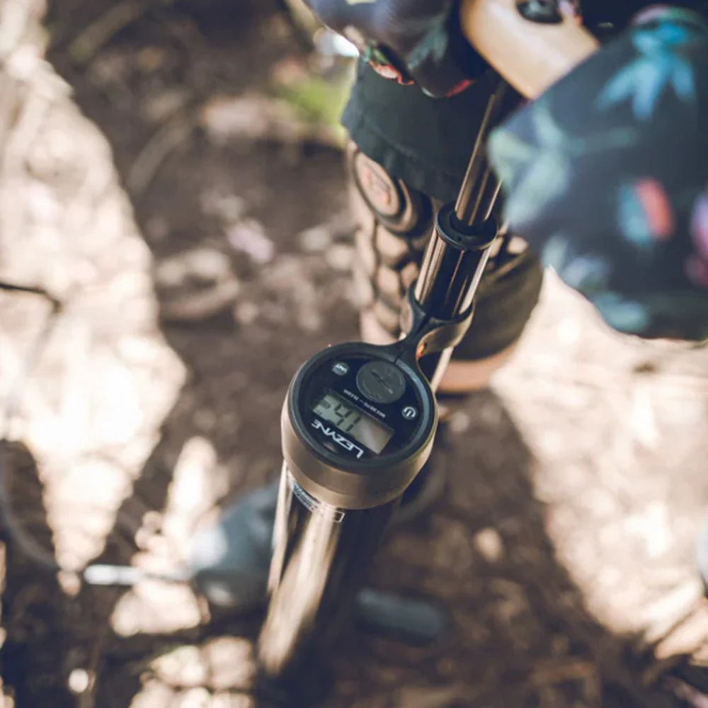 Lezyne Digital Pressure Over Drive Tubeless Pump - Image 4