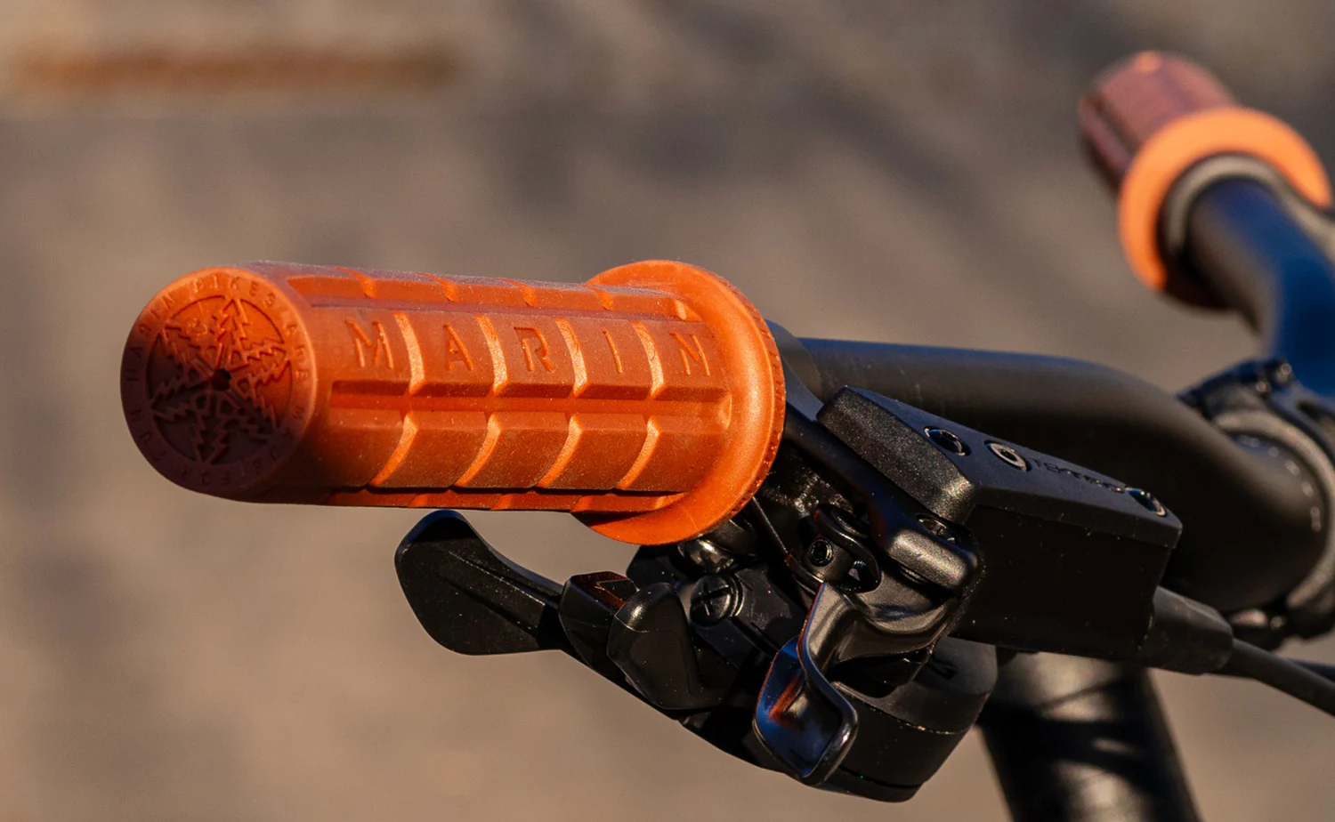 Marin Kentfield 3 - Hybrid Bike - Image 13
