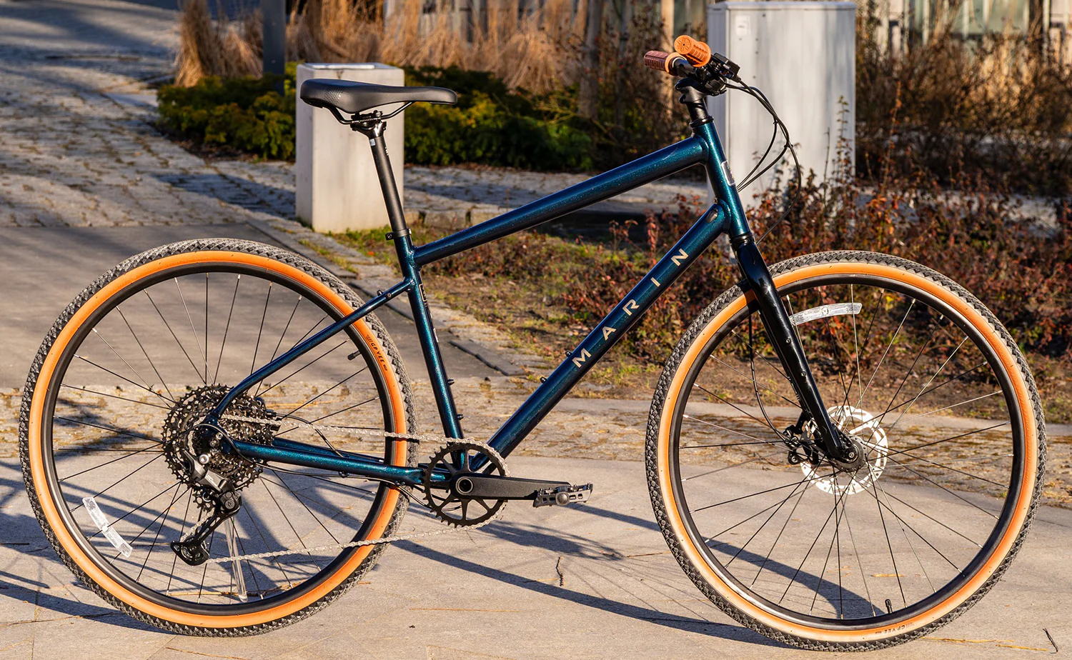 Marin Kentfield 3 - Hybrid Bike - Image 3