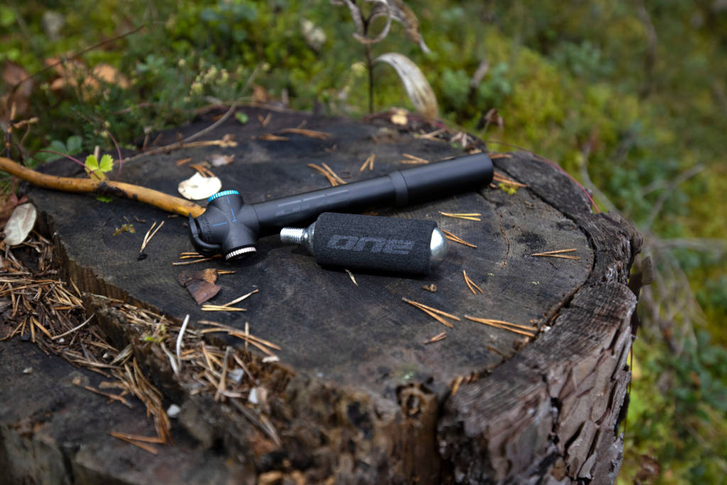 ONE M.Pump 90 - Mini Hand Pump & CO2 Inflater - Image 3