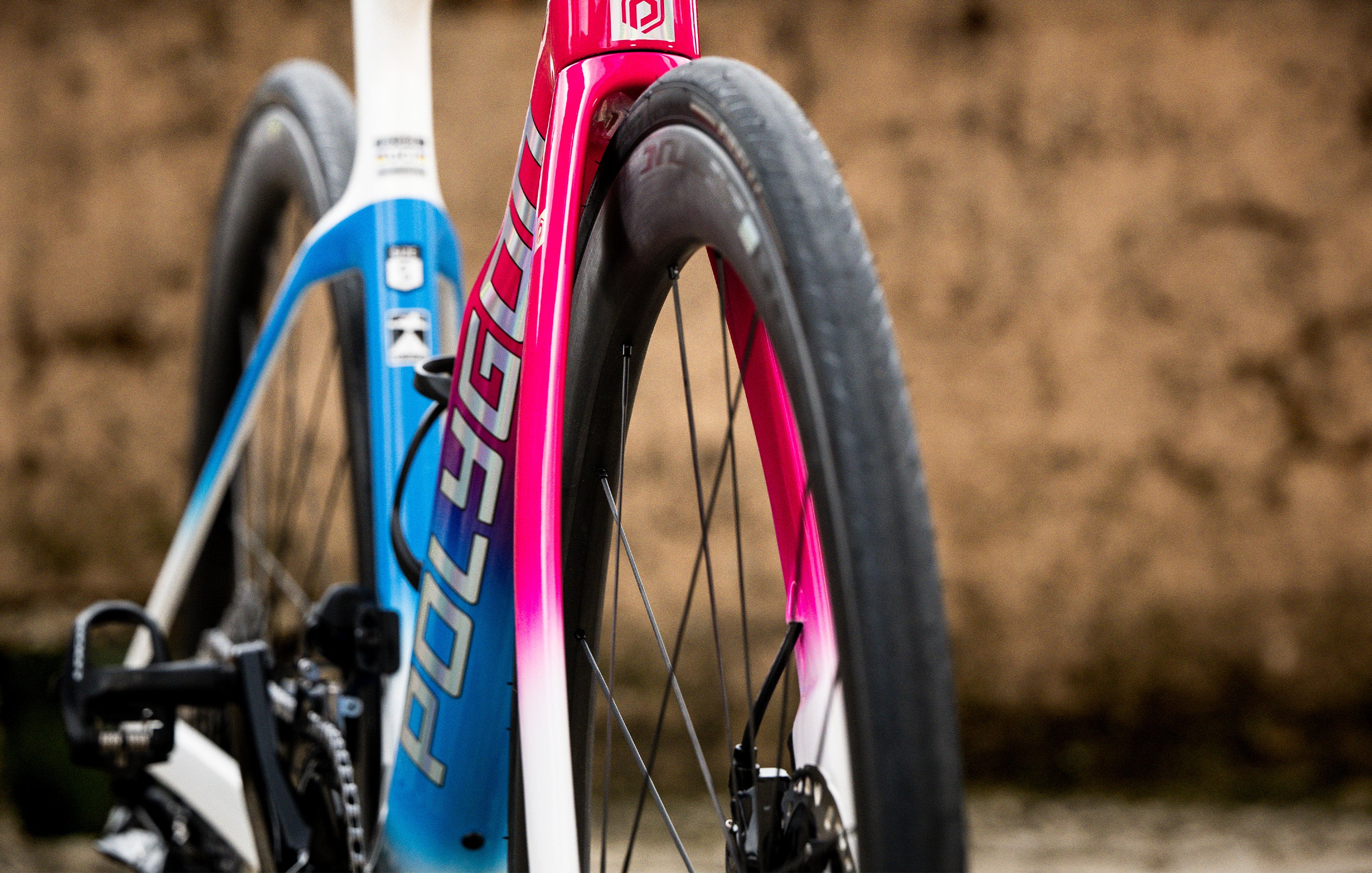 Polygon Helios A9 - Dura Ace Di2 Carbon Road Bike - Image 10