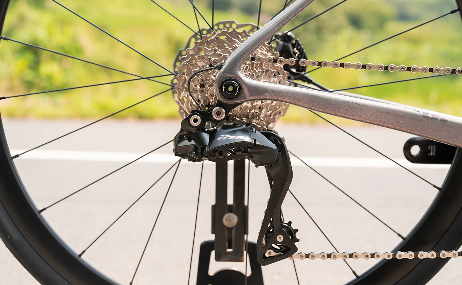 Polygon Strattos 7 - 105 Di2 Carbon Endurance Bike - Image 10