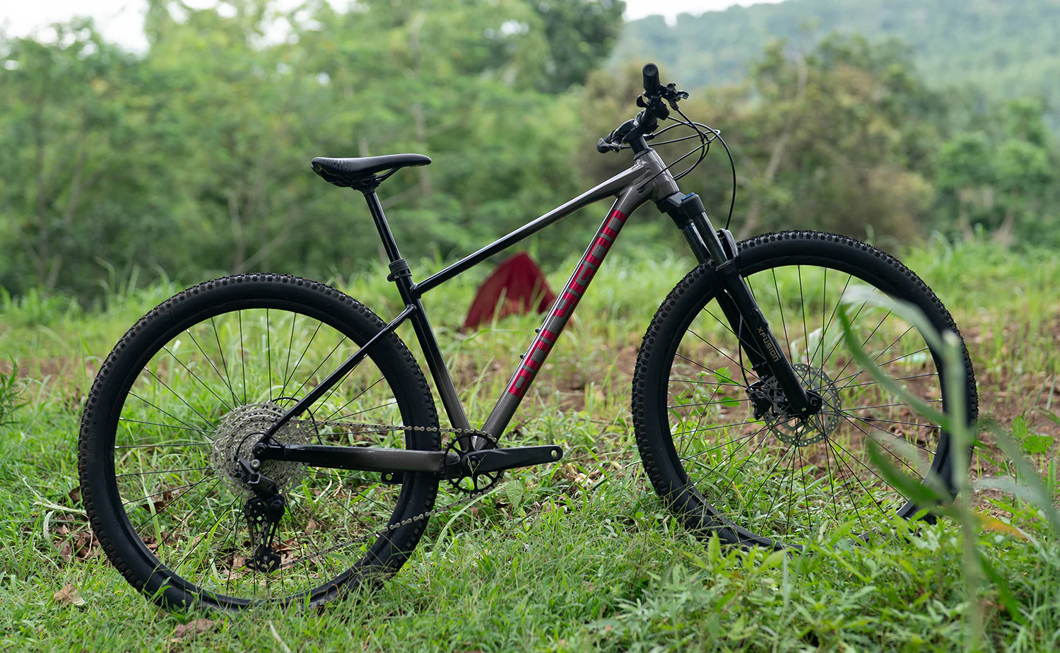Polygon Xtrada 6 - Mountain Bike [New] - Image 5