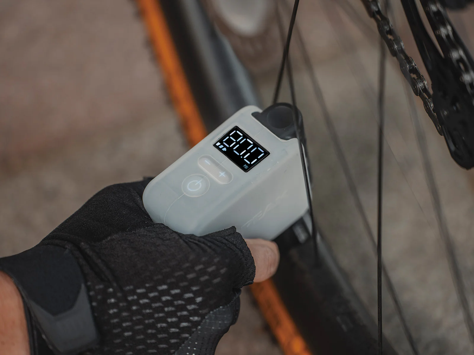 Topeak E-Booster Digital - Electric Bike Pump - Image 10