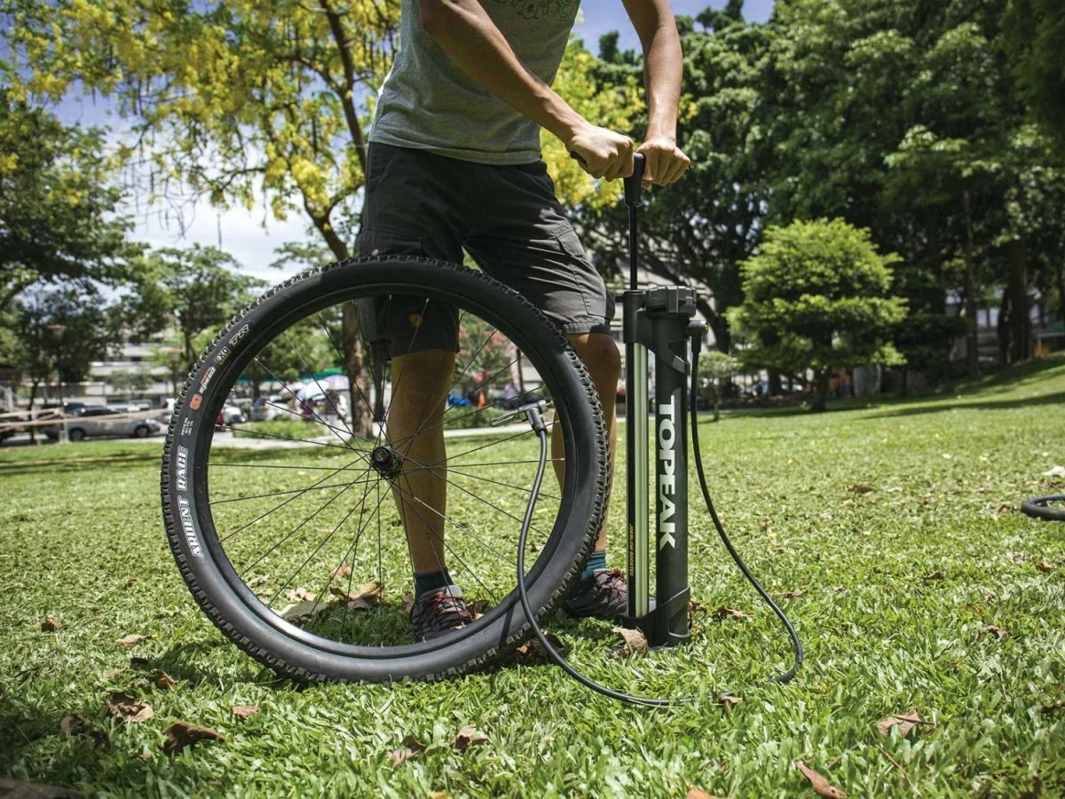 Topeak JoeBlow Booster - Tubeless Floor Pump - Image 4