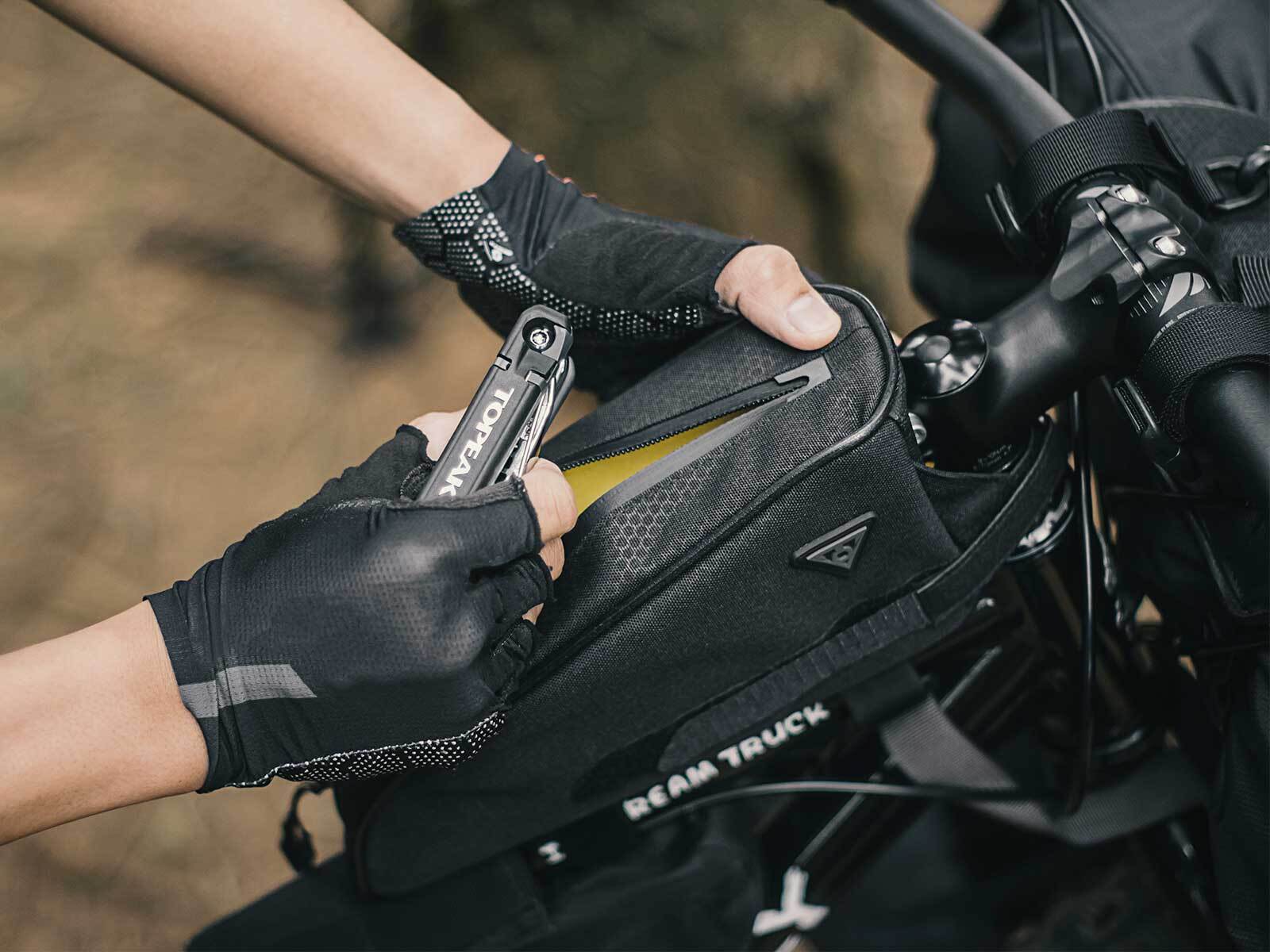 Topeak TopLoader (0.75L) - Bikepacking Headtube Bag - Image 4