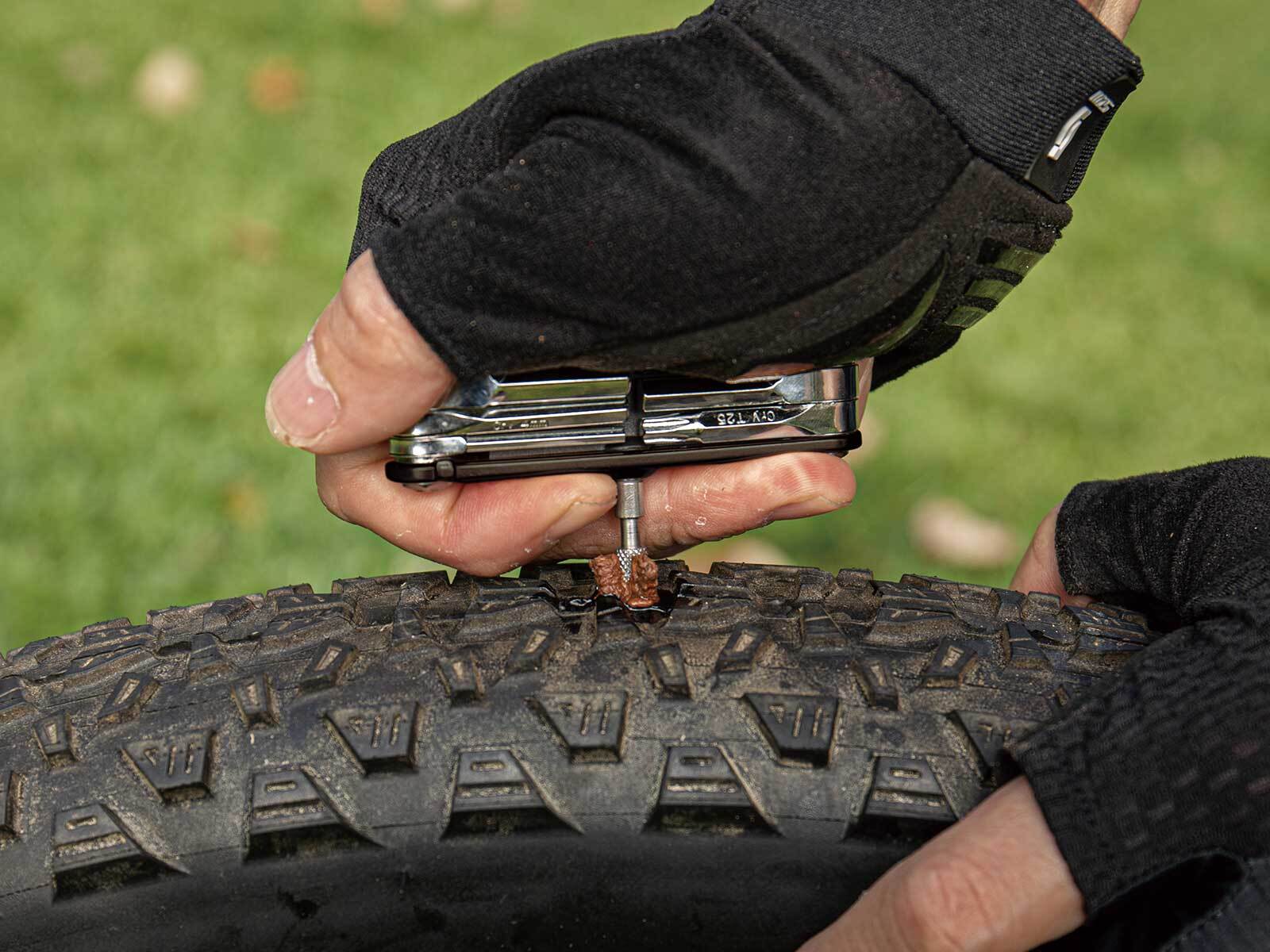 Topeak Tubi Repair Plugs - Tyre-Puncture Repair Plugs - Image 3